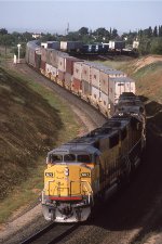 UP 6177 West SLOAZ drifting into Oroville